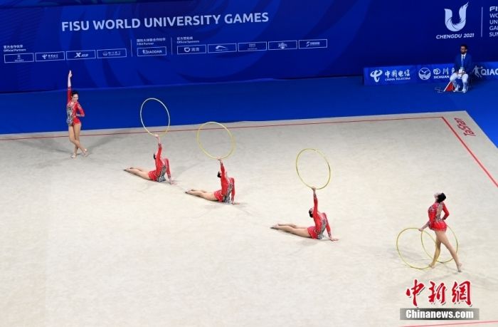 7月31日，第31届世界大学生夏季运动会艺术体操集体5人圈操决赛在成都体育学院进行，中国队以30.900分获得金牌，日本队以28.500分获得银牌，乌克兰队以27.800分获得铜牌。</p><p>
    　　图为中国队在比赛中。</p><p>
    　　中新社记者 安源 摄